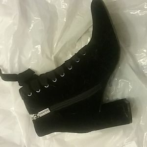 Boots, black, lace up with side zip, 8, isaac mizrahi